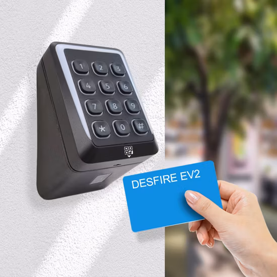 ISO 14443b RFID UHF 리더기 MIFARE DESFire EV2 카드 및 Wiegand 태그 스마트폰용 NFC 액세스 도어 리더기